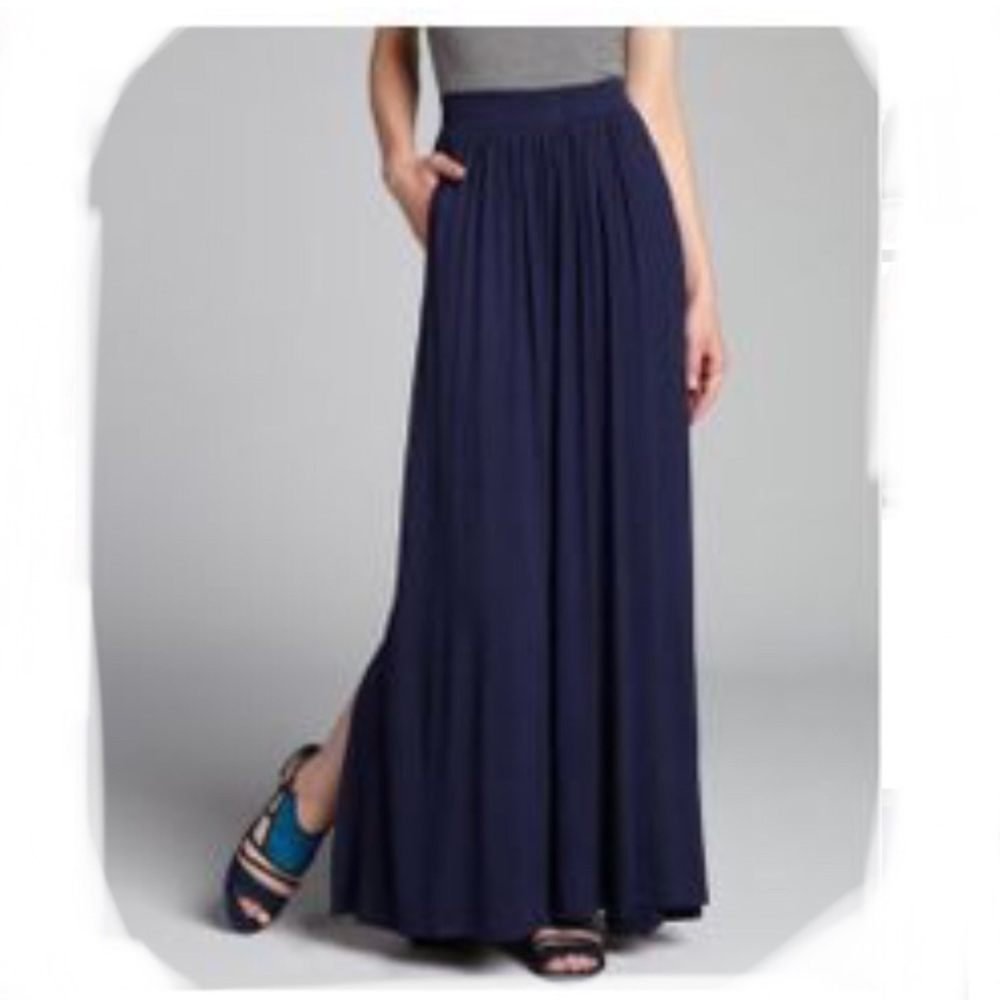 Worn once! Tahari Jersey pleated maxi skirt S